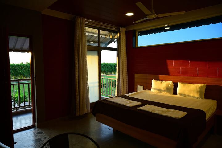 Room 8 of 40