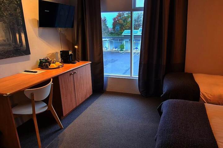 Room 6 of 51