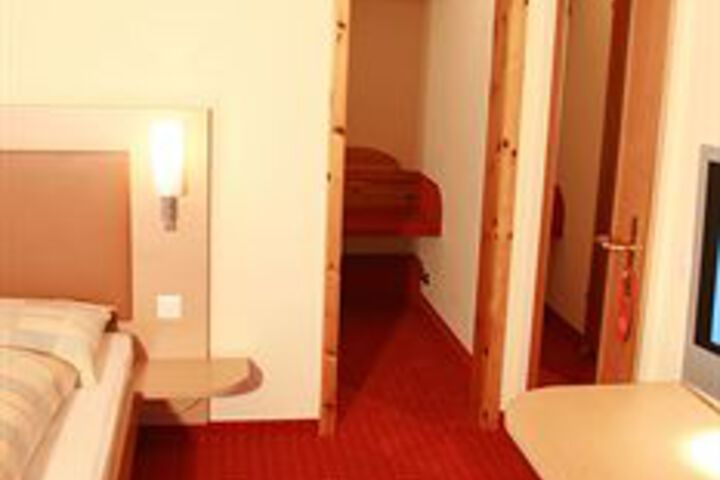 Room 39 of 67