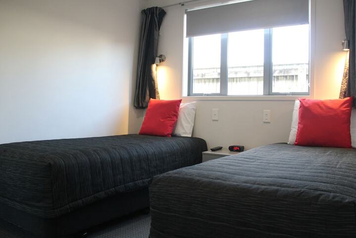 Room 2 of 47