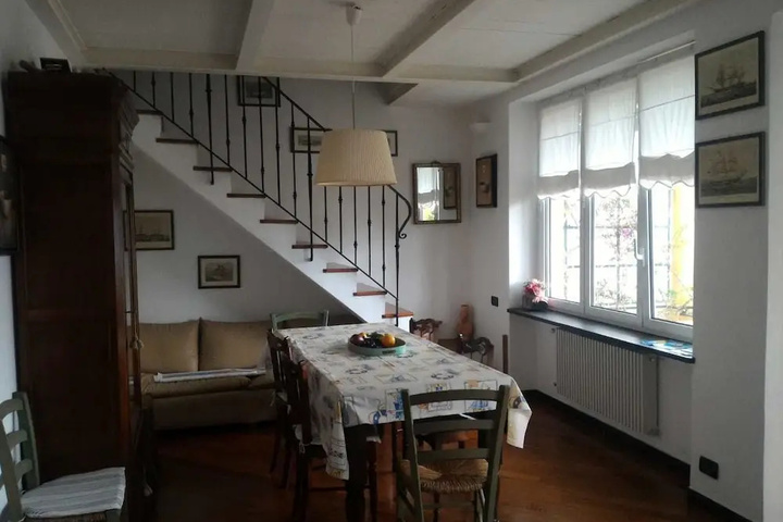 Room 2 of 9