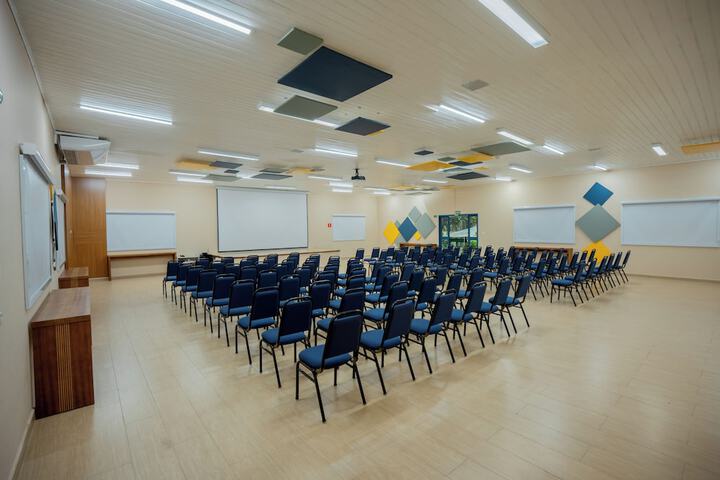 Ballroom/Hall 114 of 129