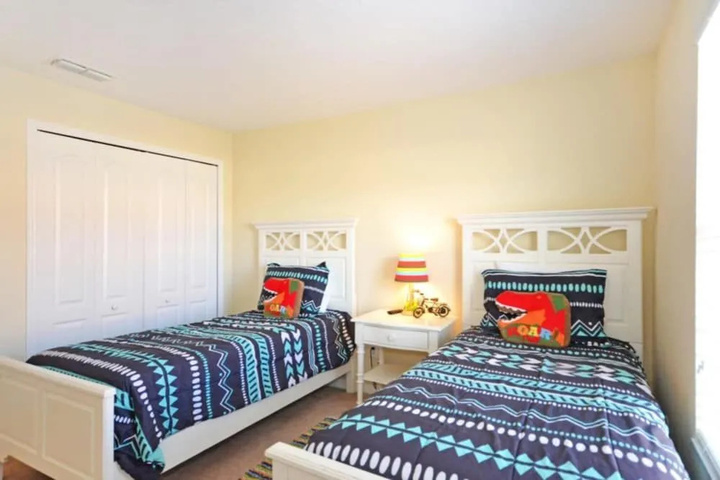 Room 7 of 27