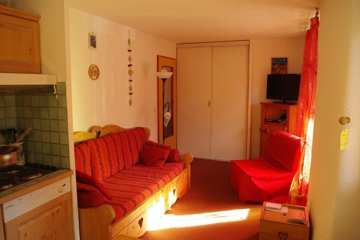 Room 3 of 11
