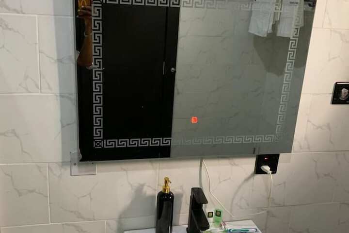 Room 8 of 15