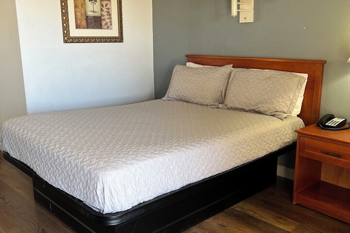 Room 13 of 35