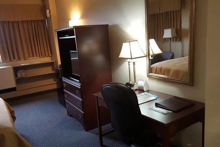 Room 3 of 12