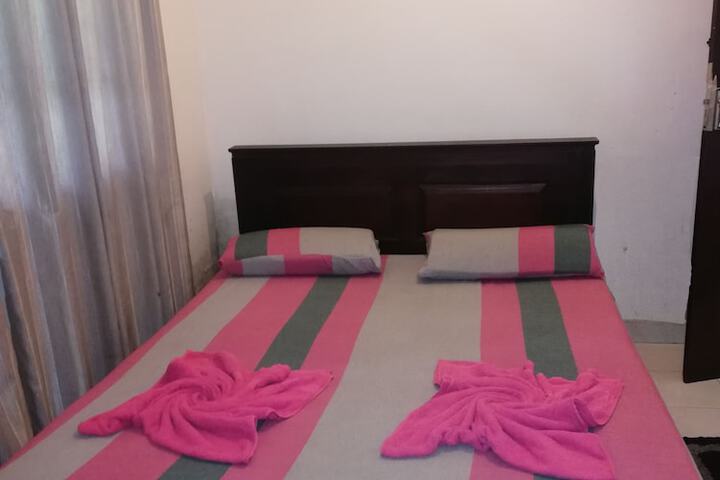 HOTEL RELAX ON TORRINGTON