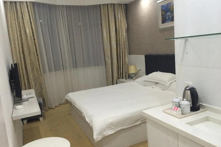 Room 2 of 15