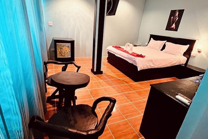 Room 19 of 34
