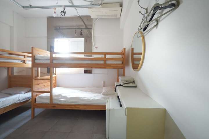 Room 16 of 43
