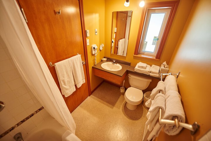 Room 8 of 14