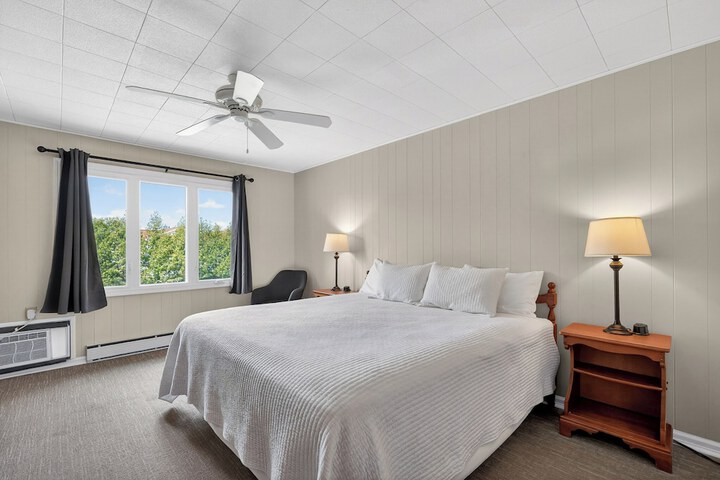 Room 15 of 38