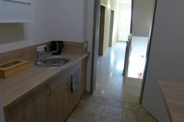 Room 6 of 13
