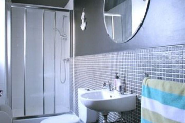 Room 3 of 11