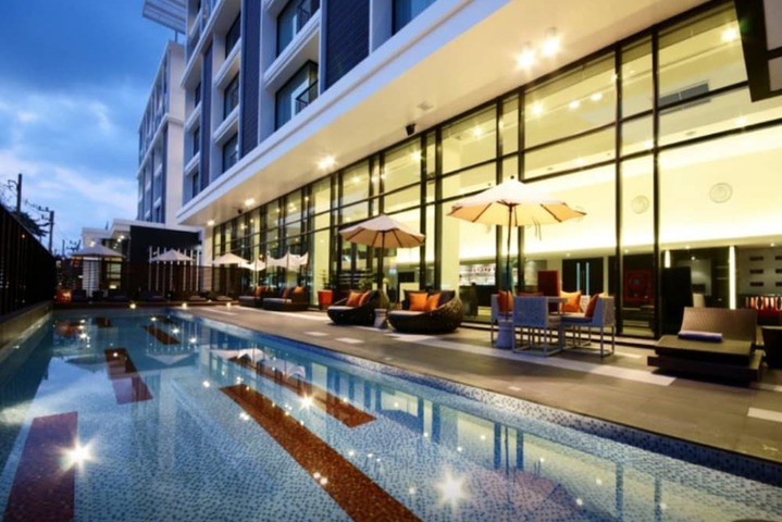 Pool 36 of 64