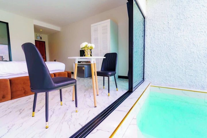 Room 21 of 69
