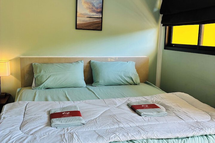 Room 4 of 28