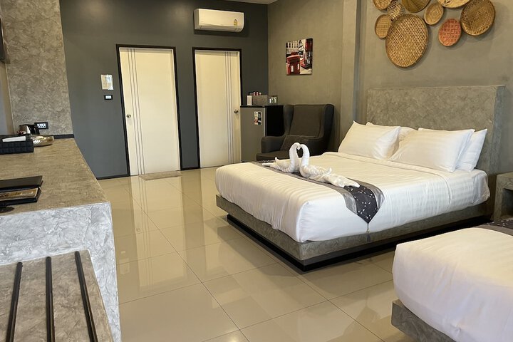Room 6 of 43