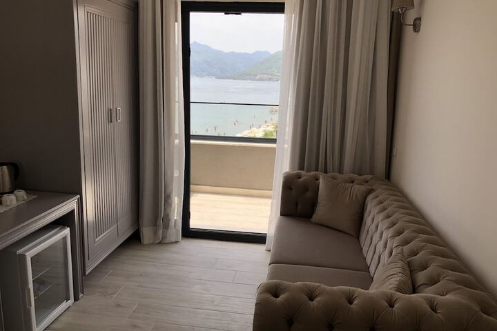 Room 21 of 68