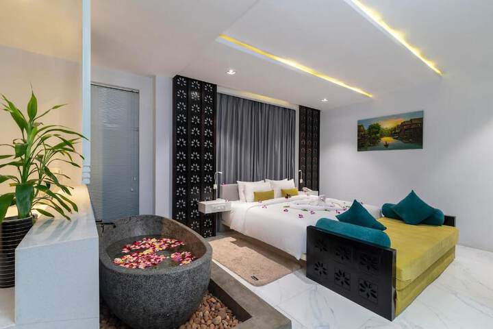 Room 26 of 63