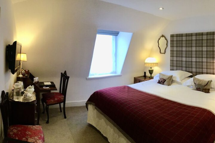 Room 10 of 48
