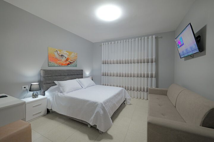 Room 12 of 87