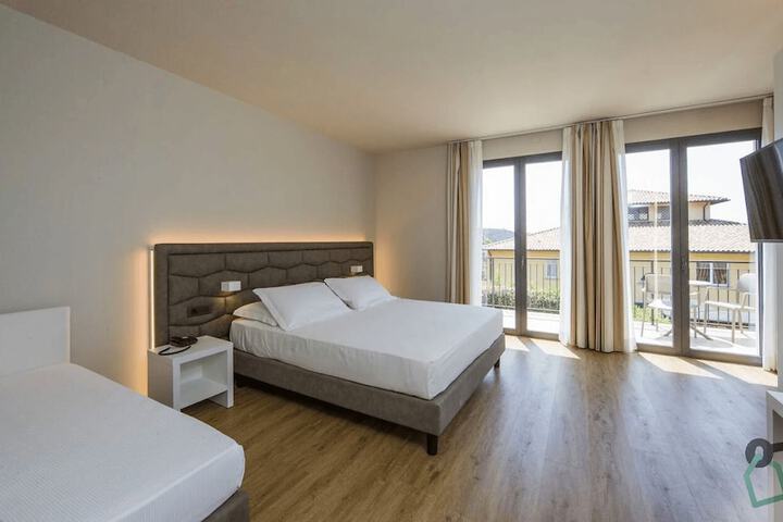 Room 4 of 22