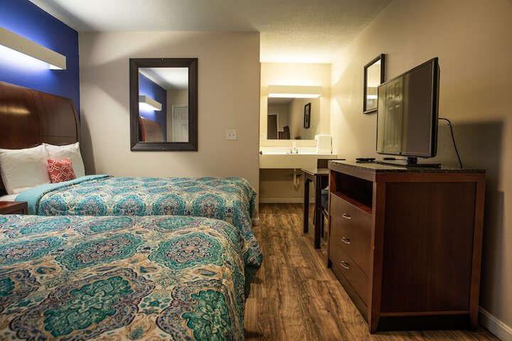 Single Room 1 King Bed (17 of 36)