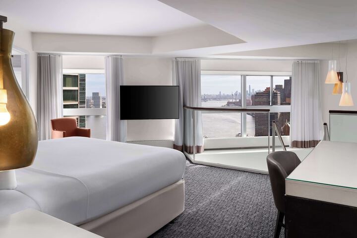 Room 25 of 108