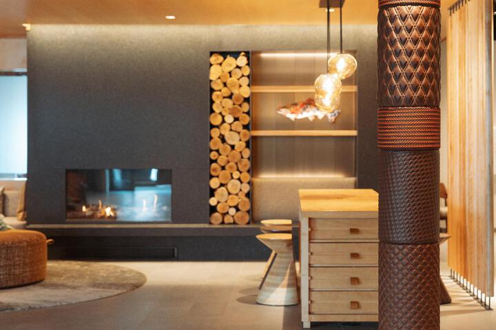 Entrance & Lobby