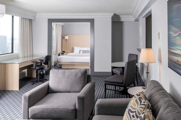 Room 22 of 210