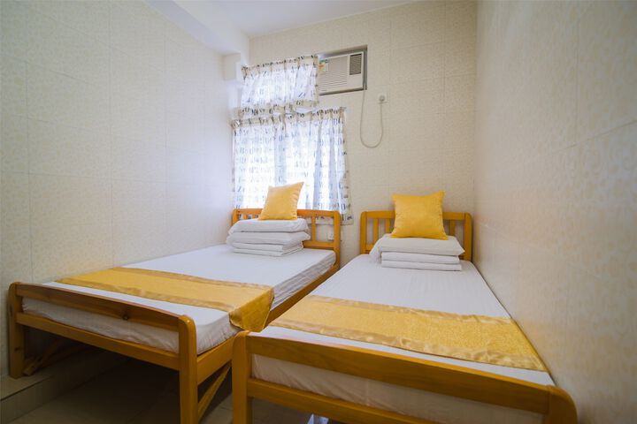 Room 4 of 110