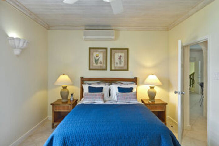 Room 5 of 10