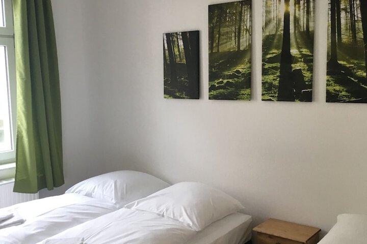 Room 7 of 114