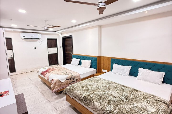 Room 14 of 19