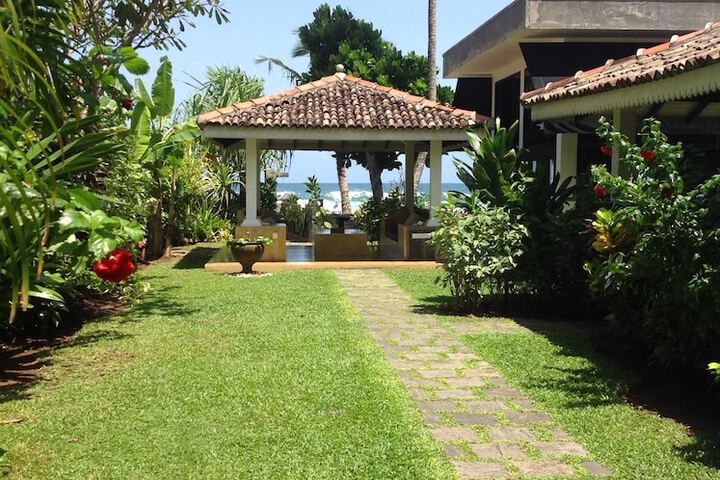 Hotel Exterior 39 of 63