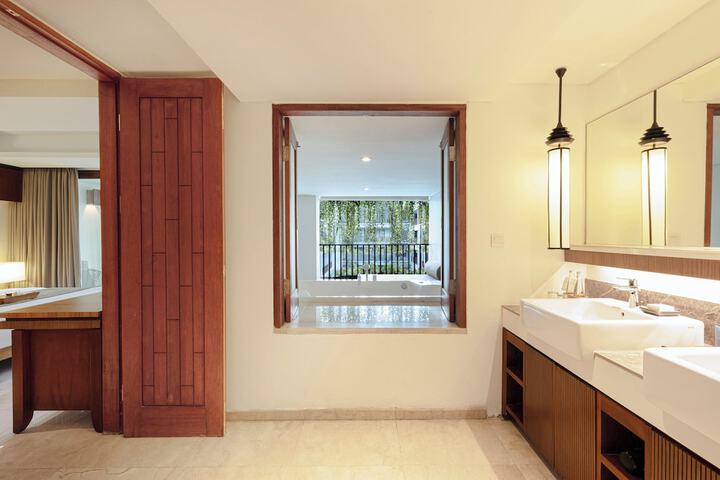 Room 52 of 101
