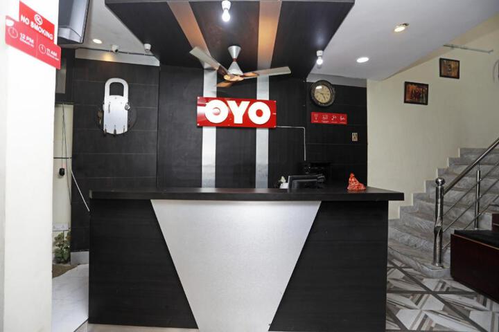 Super Hotel O Raj Palace