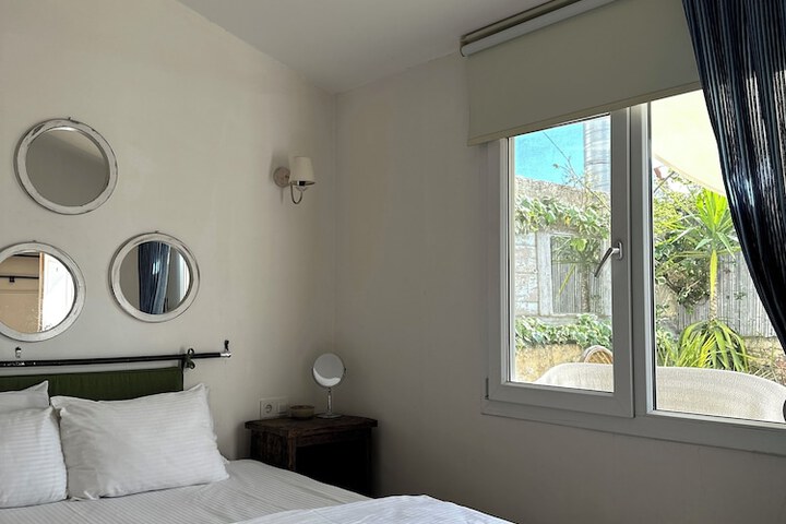 Room 8 of 37
