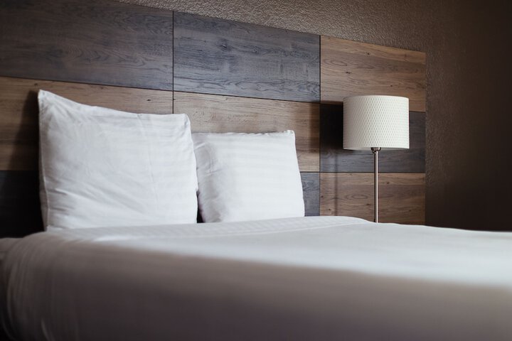 Executive Queen Bed (6 of 19)
