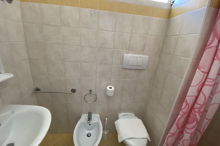 Room 56 of 108
