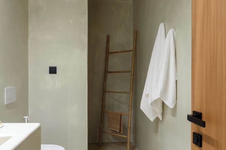 Room 168 of 189