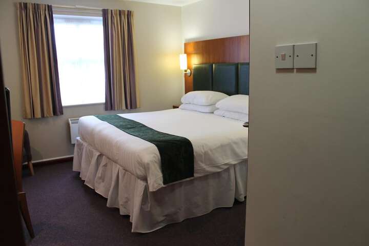 Room 16 of 34