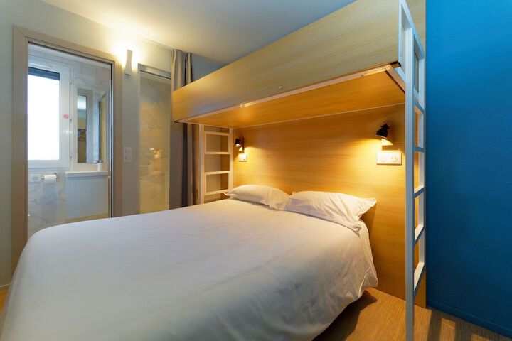 Room 18 of 42