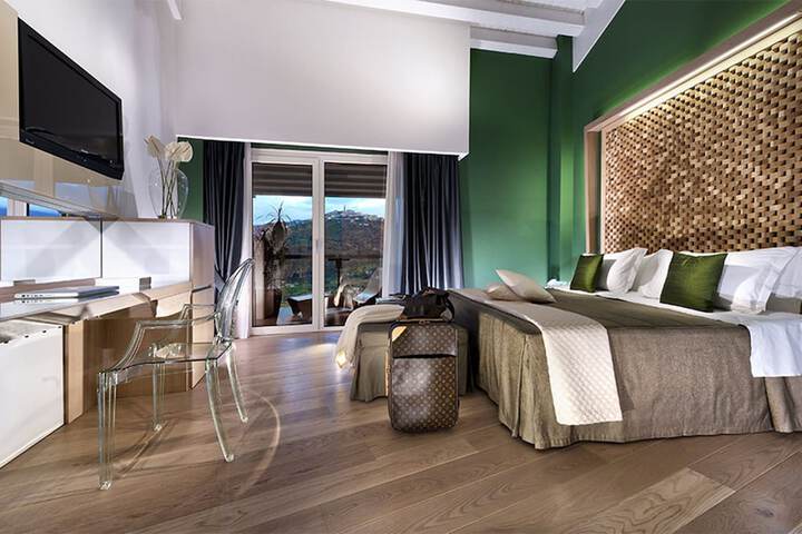 Room 14 of 42