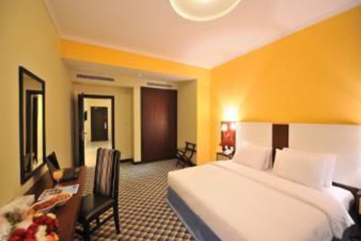 Room 6 of 24