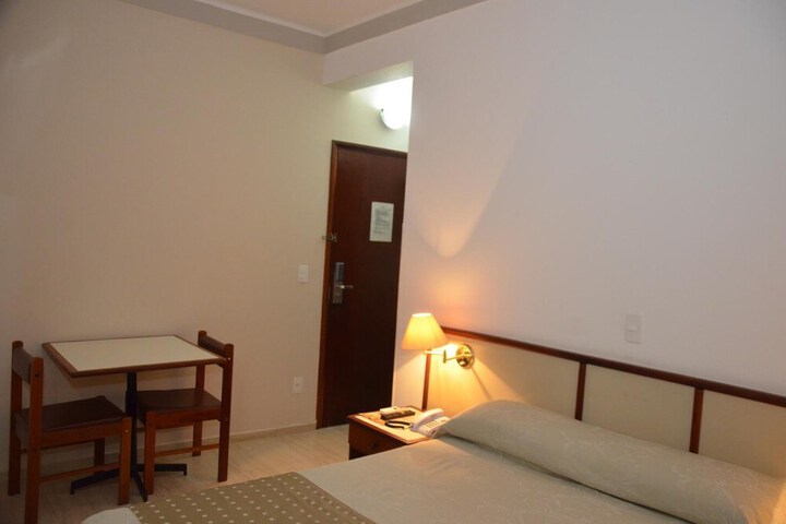 Room 19 of 40