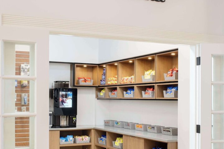 Snack bar