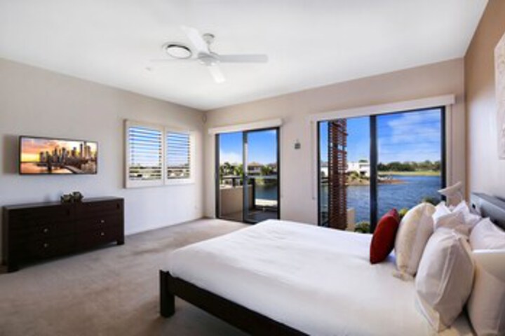 Room 11 of 22
